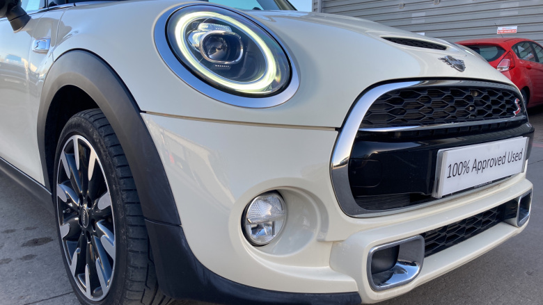 MINI Hatchback 2.0 Cooper S Exclusive II 5dr [Comfort/Nav Pack] Petrol Hatchback